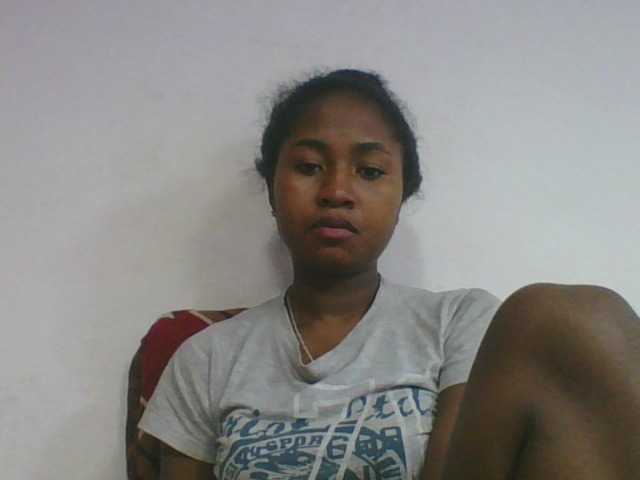 Marinah1a live cam on BongaCams
