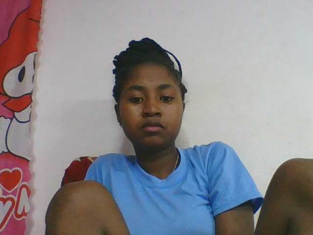 Marinah1a live cam on BongaCams