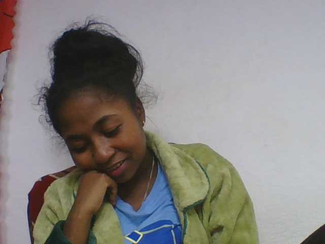 Marinah1a live cam on BongaCams