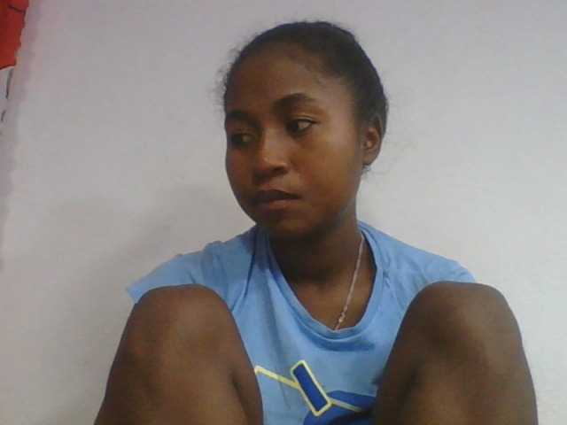 Marinah1a live cam on BongaCams