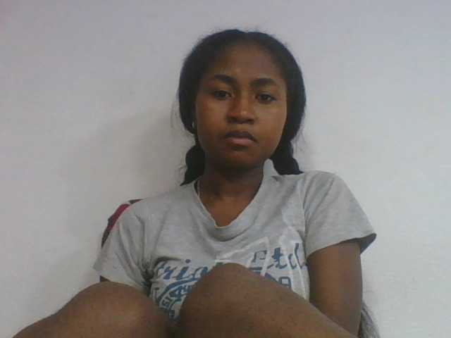 Marinah1a live cam on BongaCams