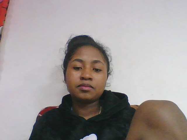 Marinah1a live cam on BongaCams