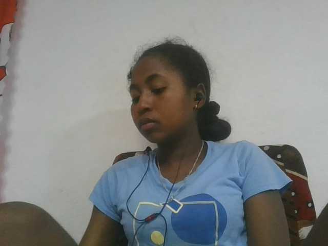 Marinah1a live cam on BongaCams