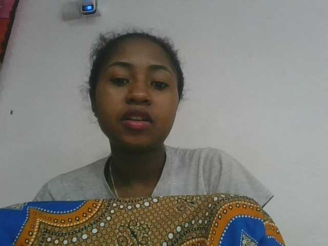 Marinah1a live cam on BongaCams