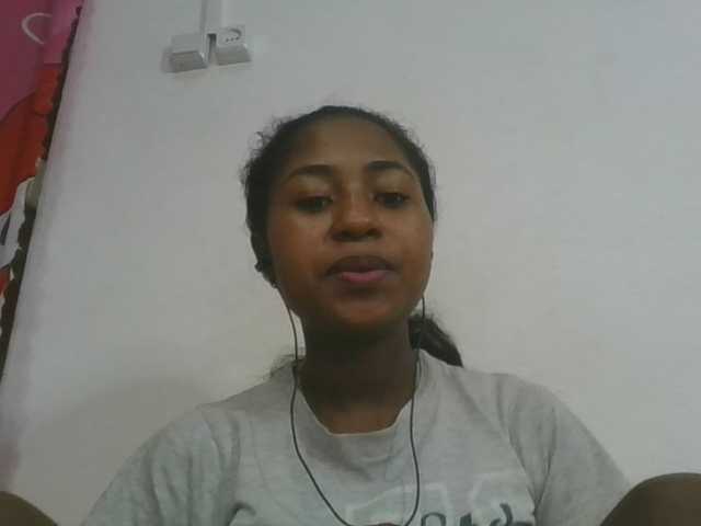Marinah1a live cam on BongaCams