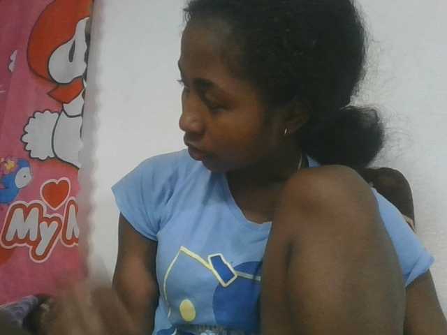 Marinah1a live cam on BongaCams