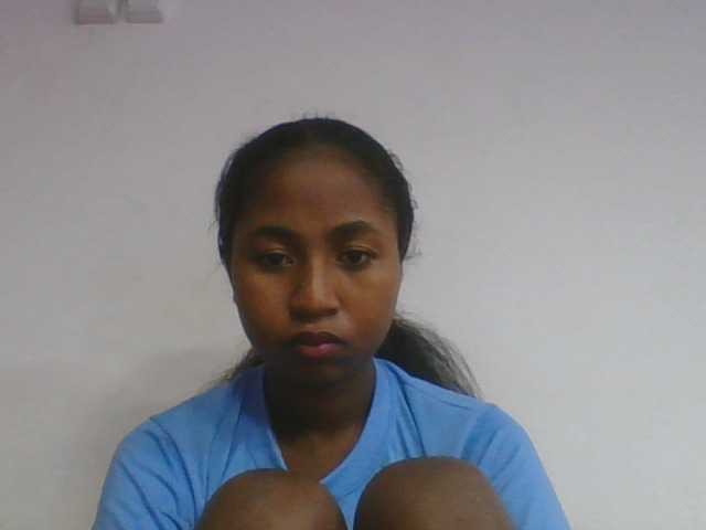 Marinah1a live cam on BongaCams