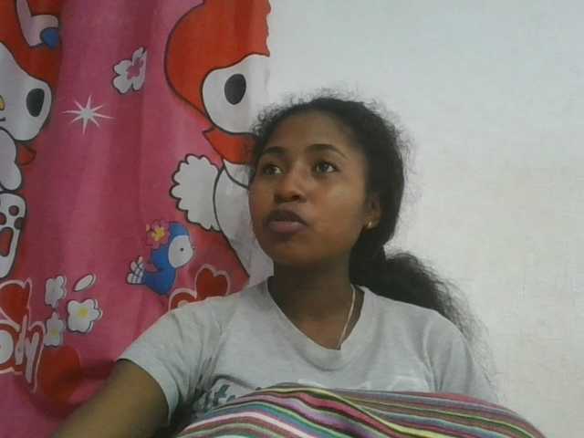Marinah1a live cam on BongaCams