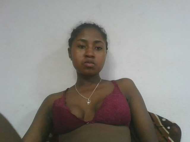 Marinah1a live cam on BongaCams