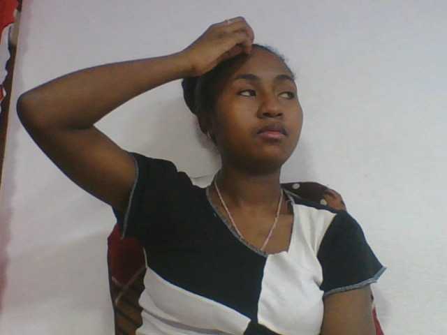 Marinah1a live cam on BongaCams