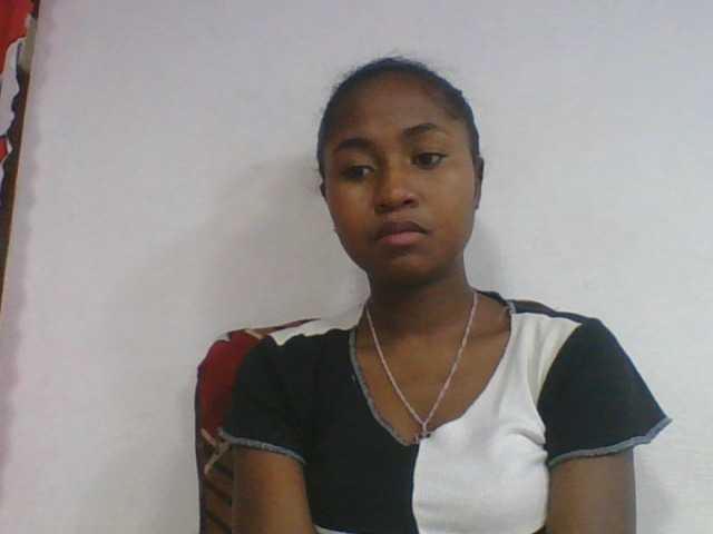 Marinah1a live cam on BongaCams