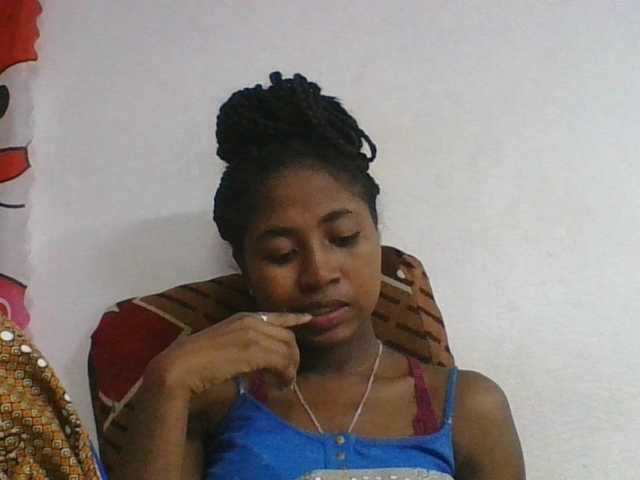 Marinah1a live cam on BongaCams