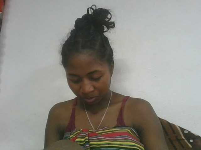 Marinah1a live cam on BongaCams