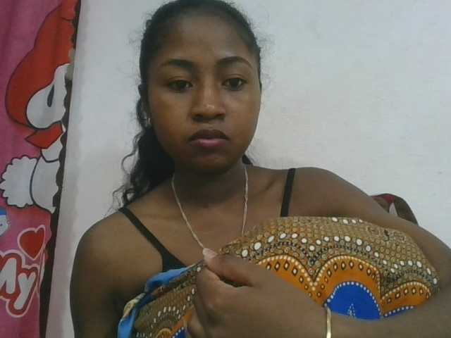 Marinah1a live cam on BongaCams