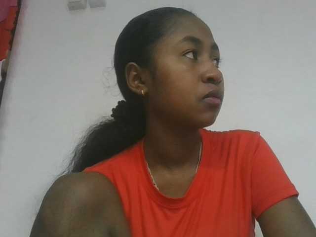 Marinah1a live cam on BongaCams