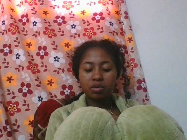 Marinah1a live cam on BongaCams