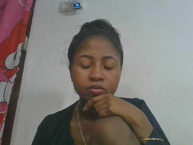 Marinah1a live cam on BongaCams
