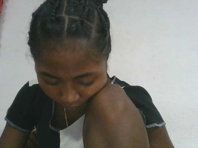 Marinah1a live cam on BongaCams