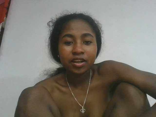 Marinah1a live cam on BongaCams