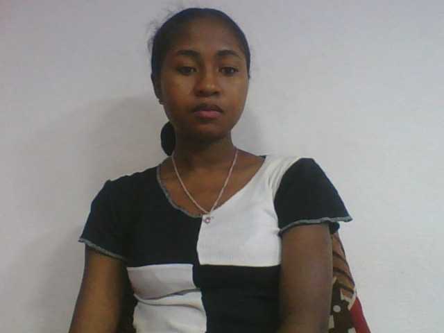 Marinah1a live cam on BongaCams