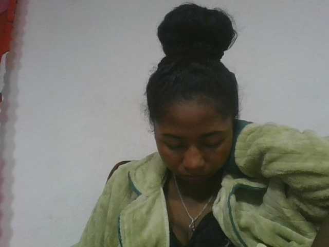 Marinah1a live cam on BongaCams