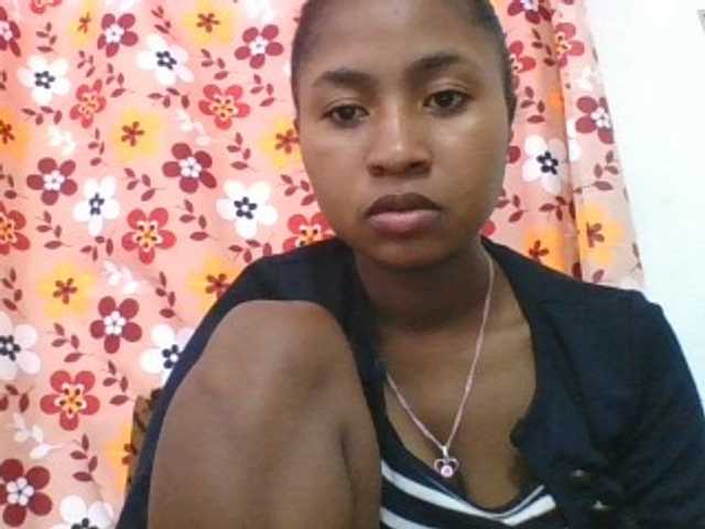Marinah1a live cam on BongaCams