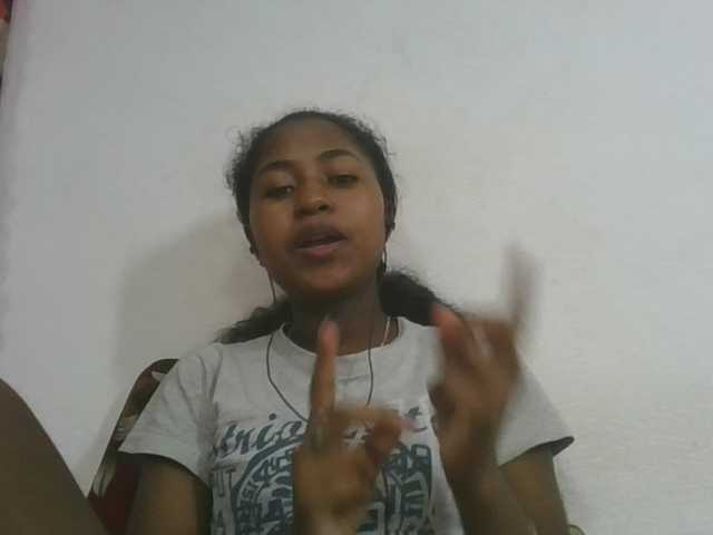Marinah1a live cam on BongaCams