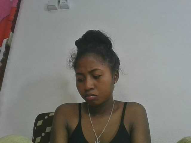 Marinah1a live cam on BongaCams