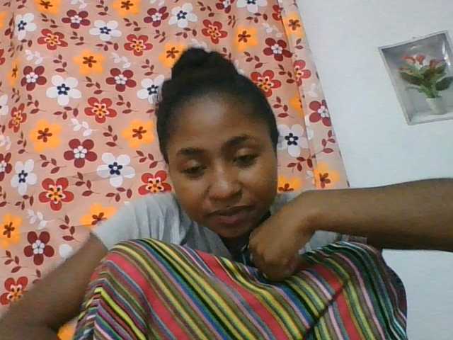 Marinah1a live cam on BongaCams