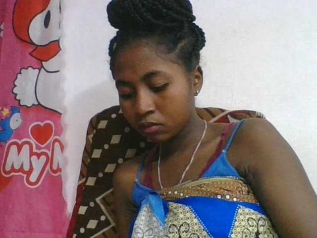 Marinah1a live cam on BongaCams