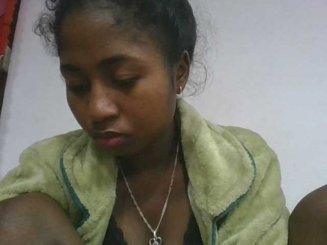 Marinah1a live cam on BongaCams