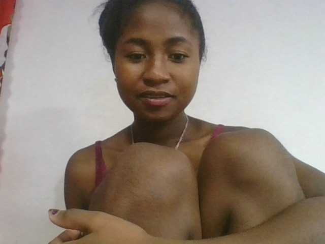 Marinah1a live cam on BongaCams