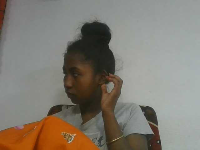 Marinah1a live cam on BongaCams