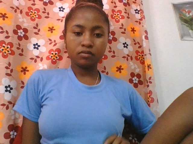 Marinah1a live cam on BongaCams
