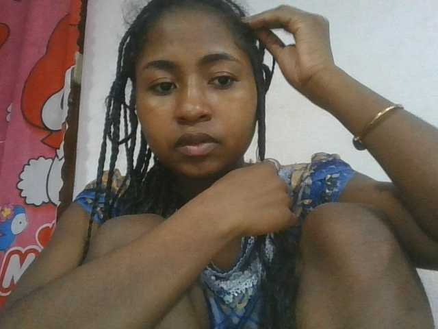 Marinah1a live cam on BongaCams