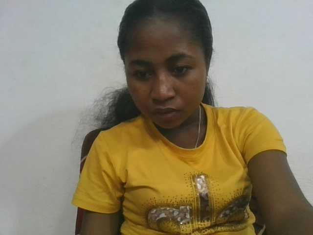 Marinah1a live cam on BongaCams