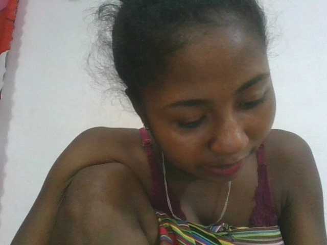 Marinah1a live cam on BongaCams