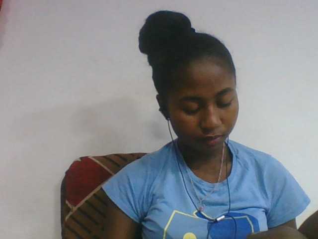 Marinah1a live cam on BongaCams