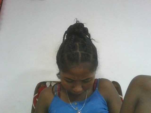 Marinah1a live cam on BongaCams