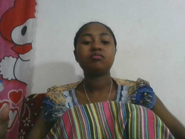 Marinah1a live cam on BongaCams