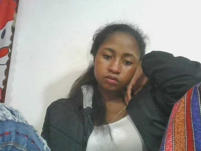 Marinah1a live cam on BongaCams