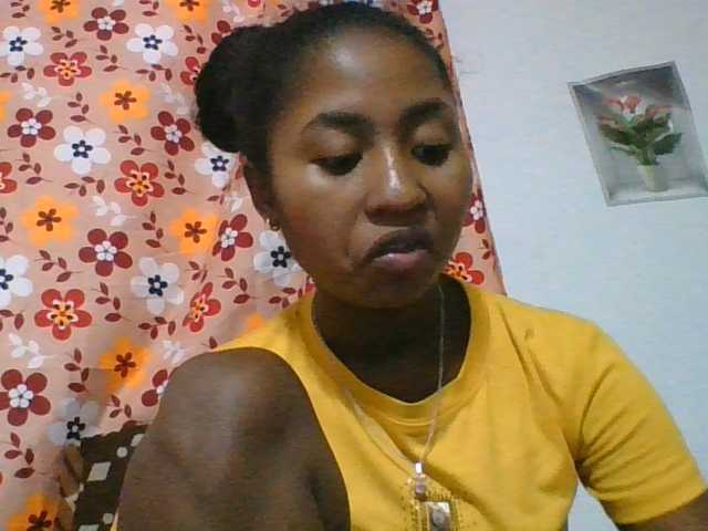 Marinah1a live cam on BongaCams