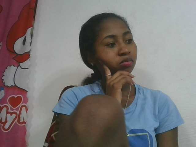 Marinah1a live cam on BongaCams