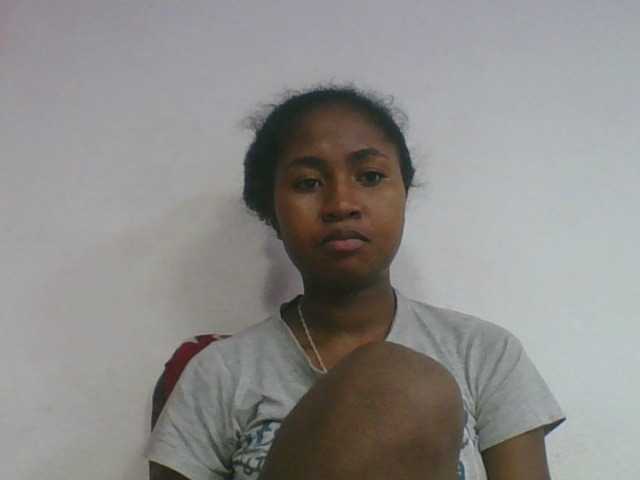 Marinah1a live cam on BongaCams