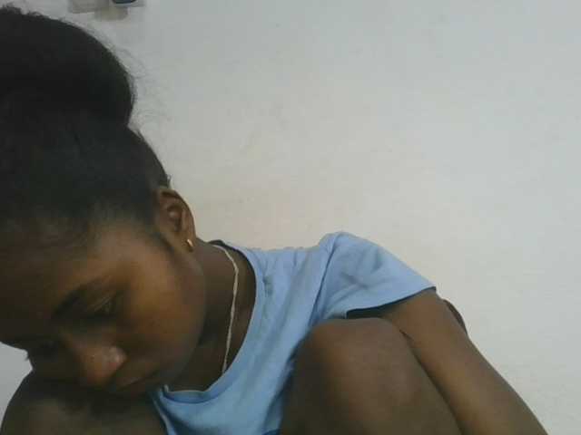 Marinah1a live cam on BongaCams
