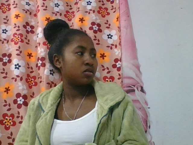 Marinah1a live cam on BongaCams