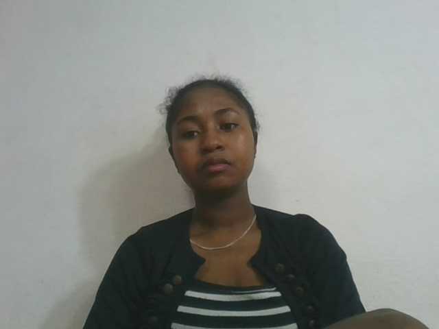 Marinah1a live cam on BongaCams