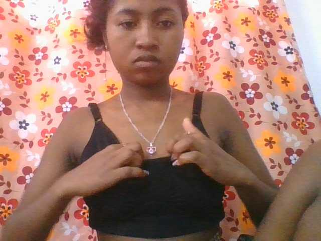 Marinah1a live cam on BongaCams