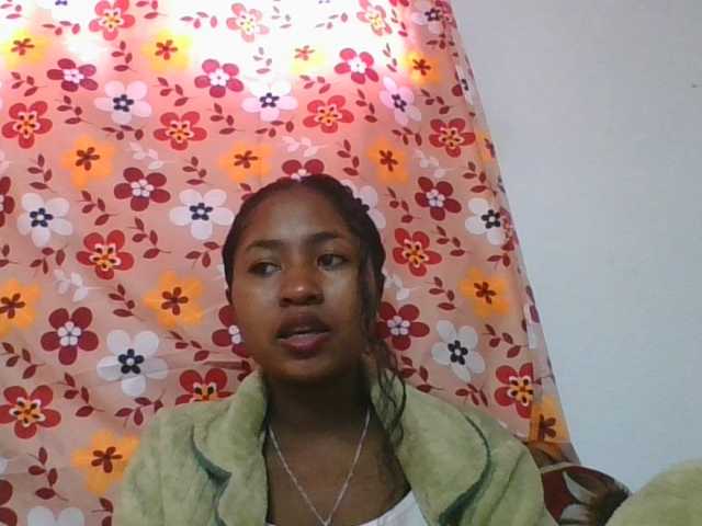Marinah1a live cam on BongaCams