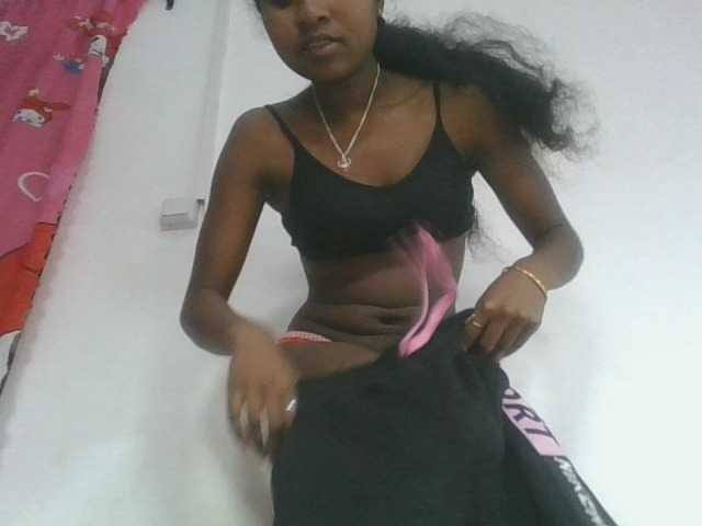 Marinah1a live cam on BongaCams